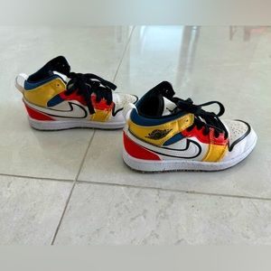 Jordan 1 Mid SE little kids shoes size 12.5c